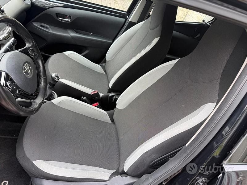 Usata Toyota Aygo Business Edition 69 CV (50 kW) 2018 Nero Utilitaria