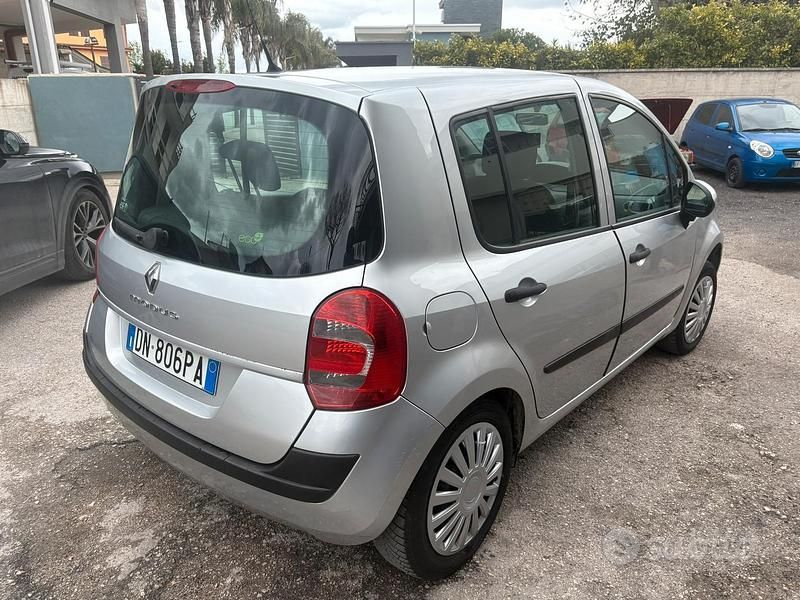 Usata Renault Modus 75 CV (55 kW) 2008 Grigio Monovolume