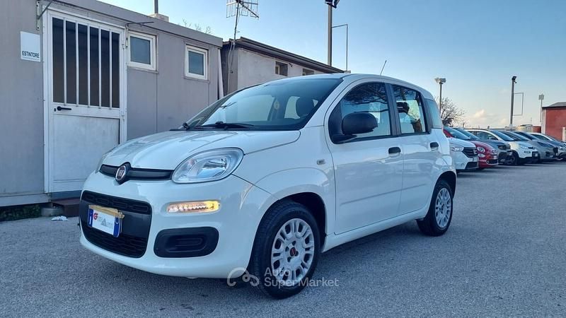 Usata Fiat Panda Easy 95 CV (69 kW) 2018 Bianco Utilitaria
