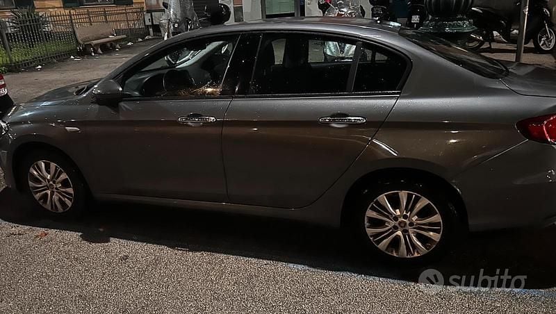 Usata Fiat Tipo Opening Edition 120 CV (88 kW) 2016 Grigio Berlina