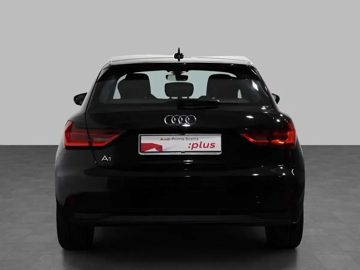 Usata Audi A1 Sportback Admired 95 CV (69 kW) 2024 Nero mito metallizzato Utilitaria