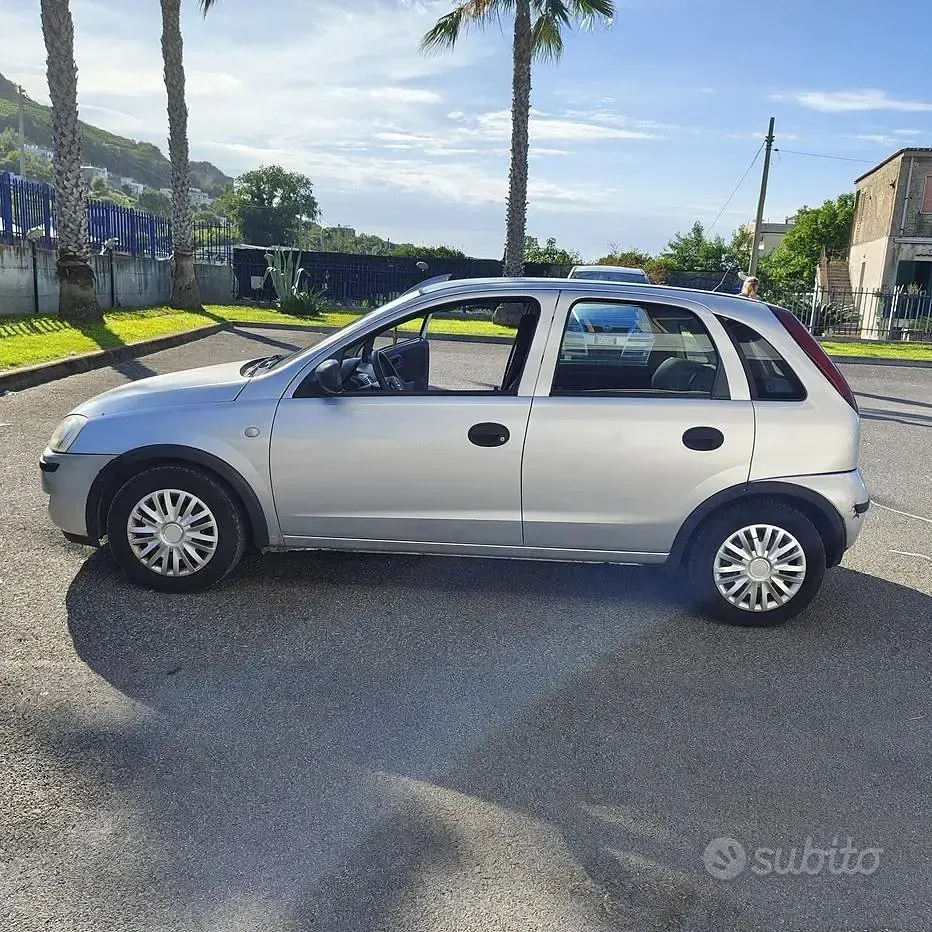Usata Opel Corsa 69 CV (50 kW) 2004 Grigio Utilitaria