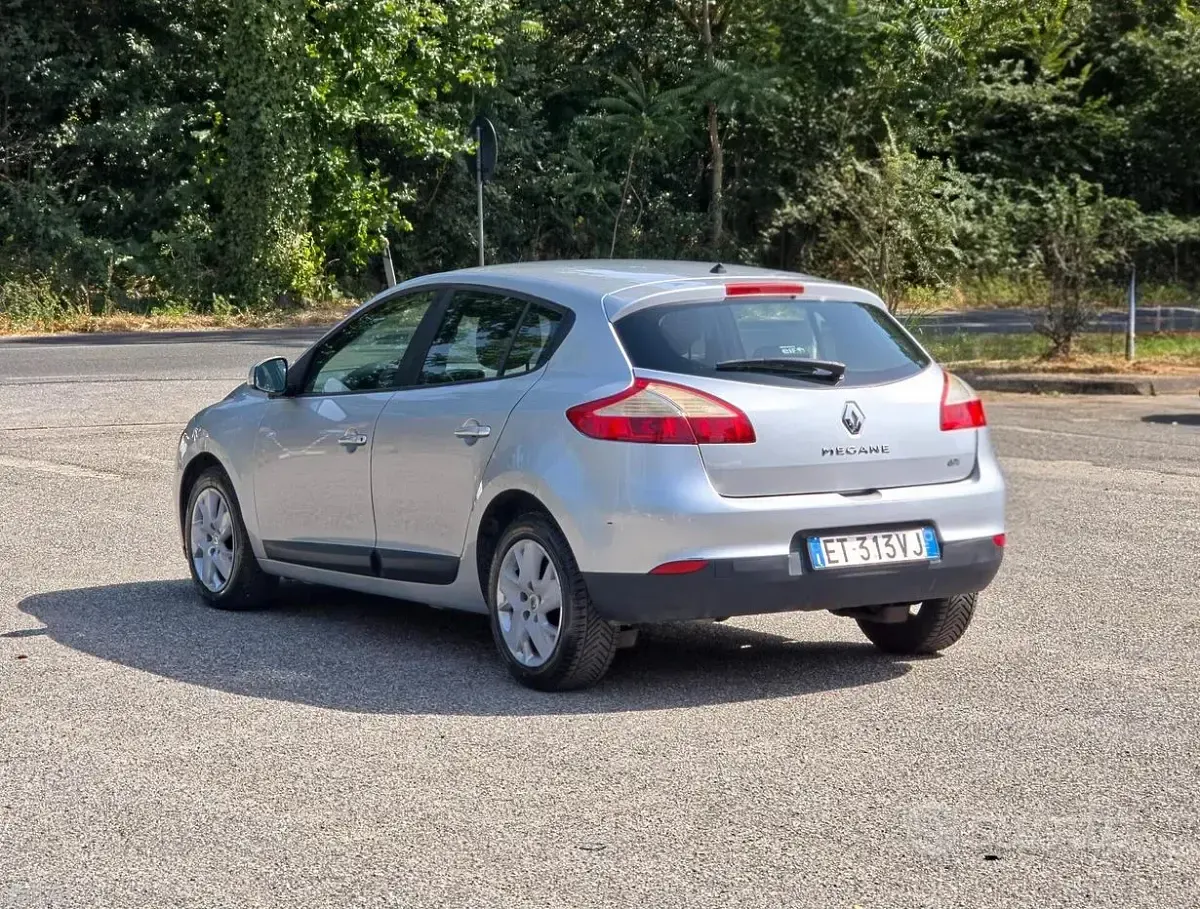 Usata Renault Mégane III 90 CV (66 kW) 2014 Grigio Berlina