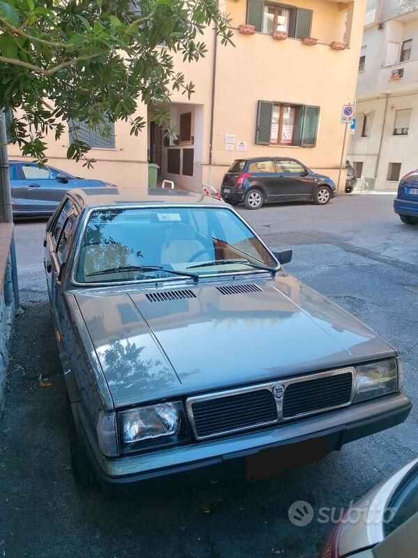 Usata Lancia Prisma 78 CV (57 kW) 1986 Grigio Berlina