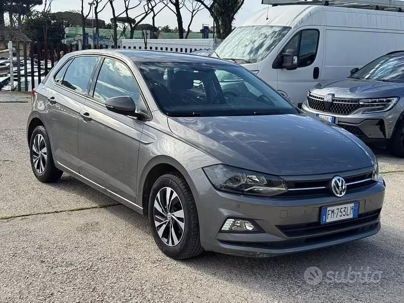 Begagnad VW Polo Highline 95 HK (69 kW) 2018 Grå Halvkombi