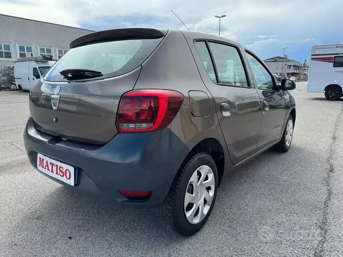 Usata Dacia Sandero 73 CV (53 kW) 2019 Marrone Berlina