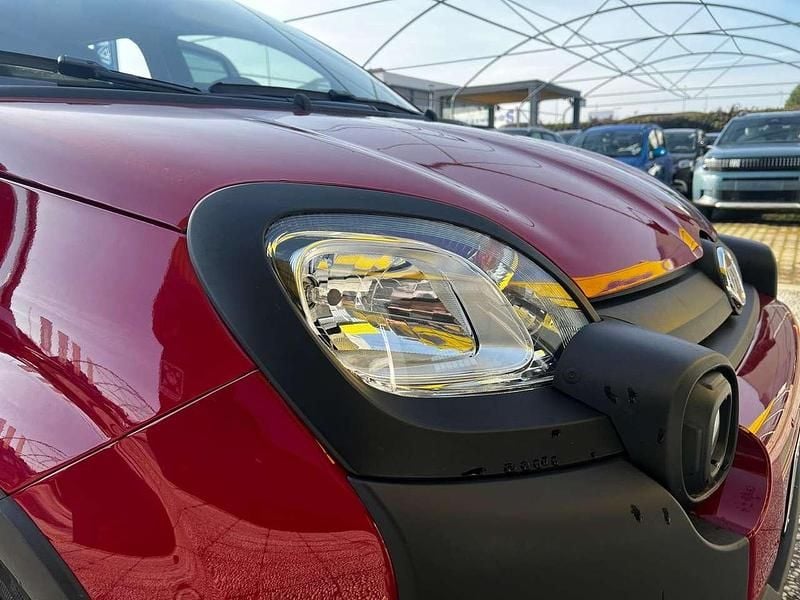 Usata Fiat Panda 69 CV (50 kW) 2025 Rosso passione (pastello) Utilitaria