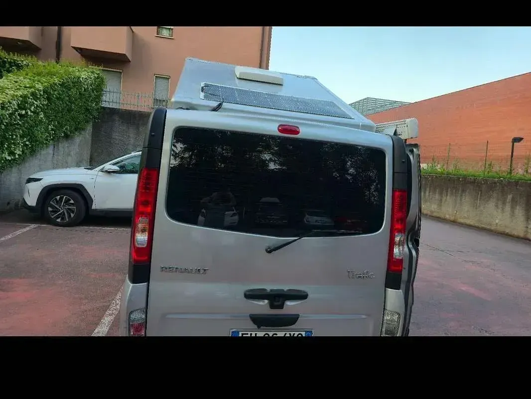 Usata Renault Trafic 177 CV (130 kW) 2011 Argento Monovolume