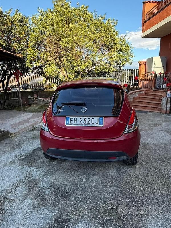 Usata Lancia Ypsilon 69 CV (50 kW) 2012 Utilitaria