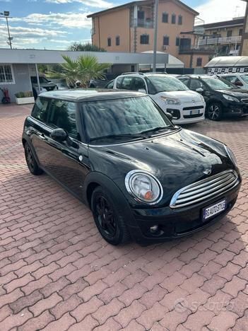 Usata Mini ONE 74 CV (54 kW) 2010 Utilitaria
