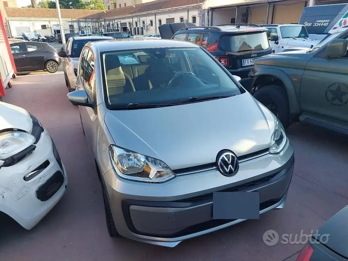Usata VW up! 65 CV (47 kW) 2021 Grigio Utilitaria