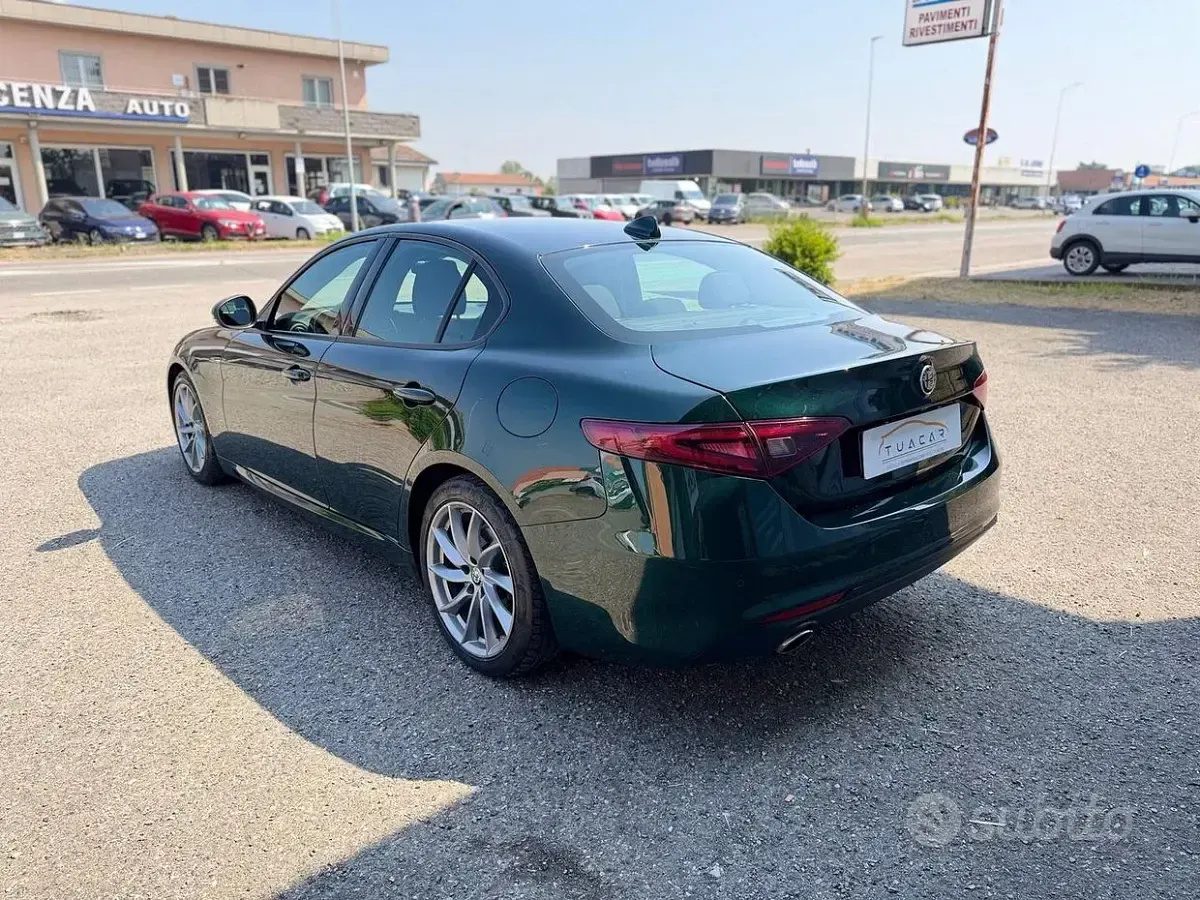 Usata Alfa Romeo Giulia Business 160 CV (117 kW) 2021 Verde Berlina