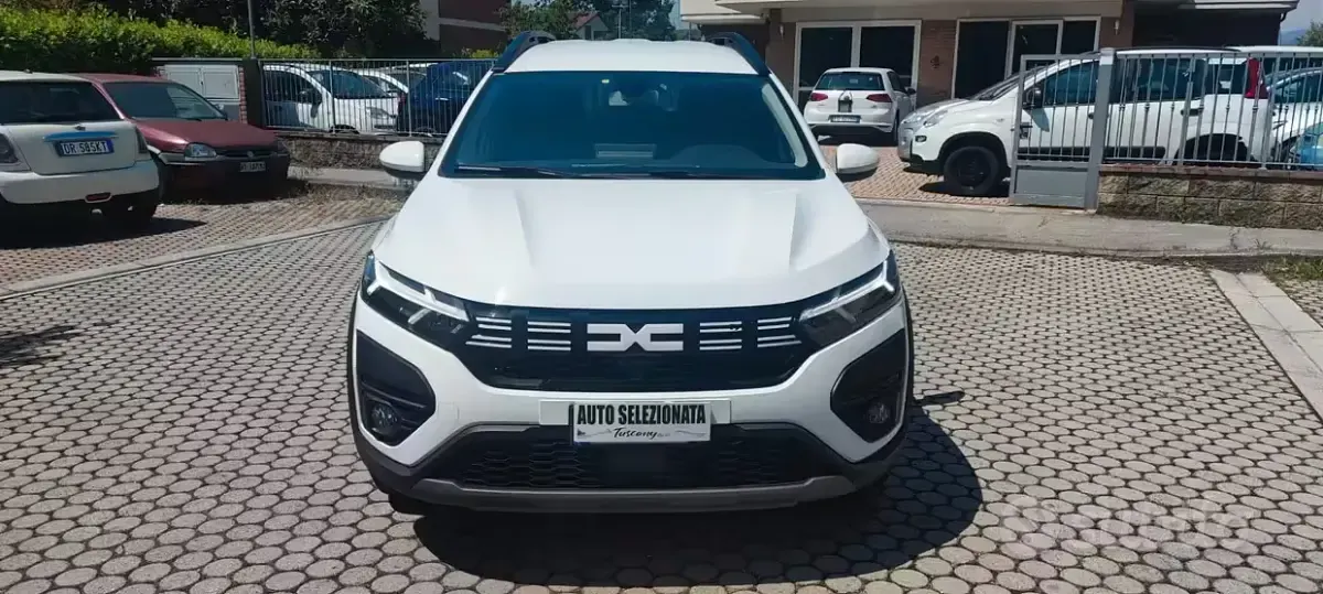 Usata Dacia Jogger Extreme 101 CV (74 kW) 2023 Bianco Monovolume