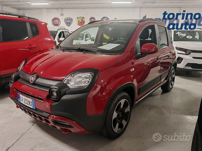 Usata Fiat Panda Cross Cross 69 CV (50 kW) 2024 Rosso Utilitaria