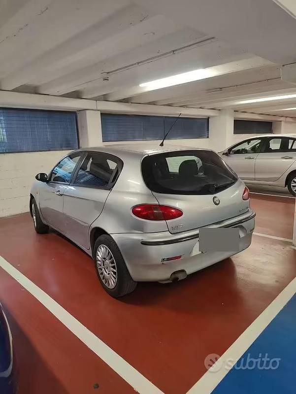 Usata Alfa Romeo 147 2002 Grigio Utilitaria
