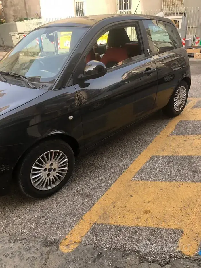 Usata Lancia Ypsilon 60 CV (44 kW) 2010 Nero Utilitaria