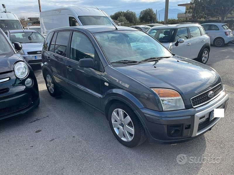 Usata Ford Fusion Collection 67 CV (49 kW) 2007 Grigio Berlina