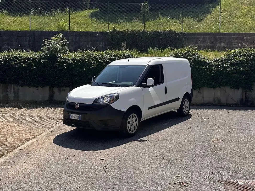 Usata Fiat Doblò 95 CV (69 kW) 2019 Bianco Monovolume