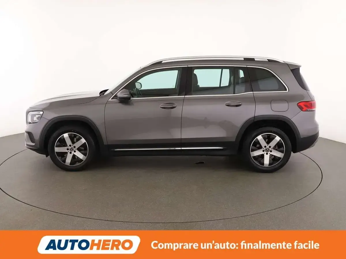 Usata Mercedes GLB200 150 CV (110 kW) 2021 Grigio SUV