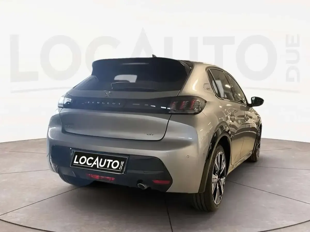 Usata Peugeot 208 GT 101 CV (74 kW) 2023 Grigio Utilitaria
