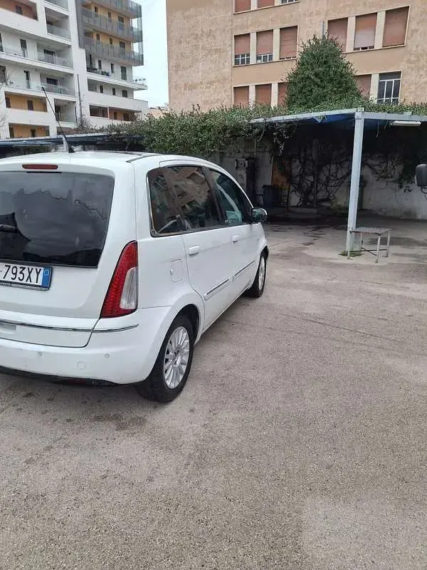 Usata Lancia Musa S 92 CV (67 kW) 2010 Monovolume