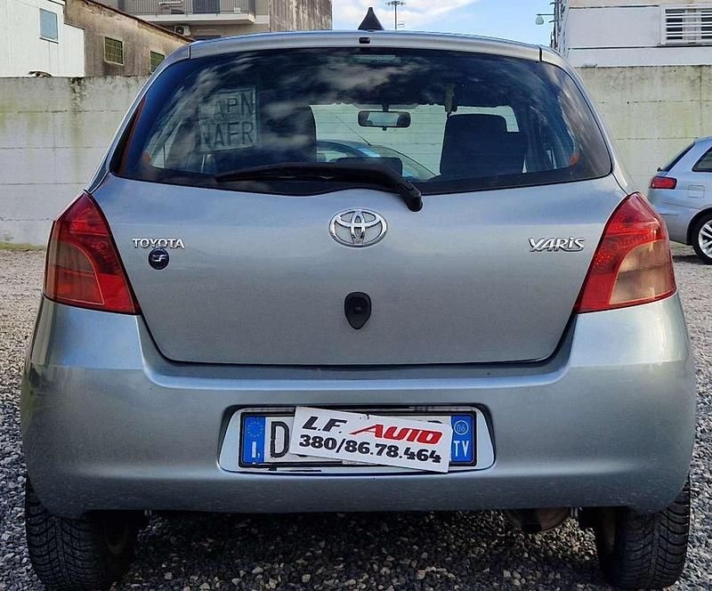 Usata Toyota Yaris Sol 87 CV (63 kW) 2006 Other Utilitaria