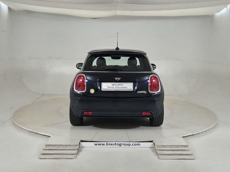 Usata Mini Cooper SE 135 kW (184 CV) 2021 Nero Utilitaria