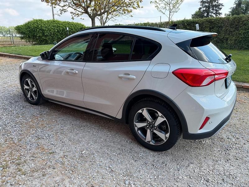 Usata Ford Focus Active 120 CV (88 kW) 2021 Bianco Berlina