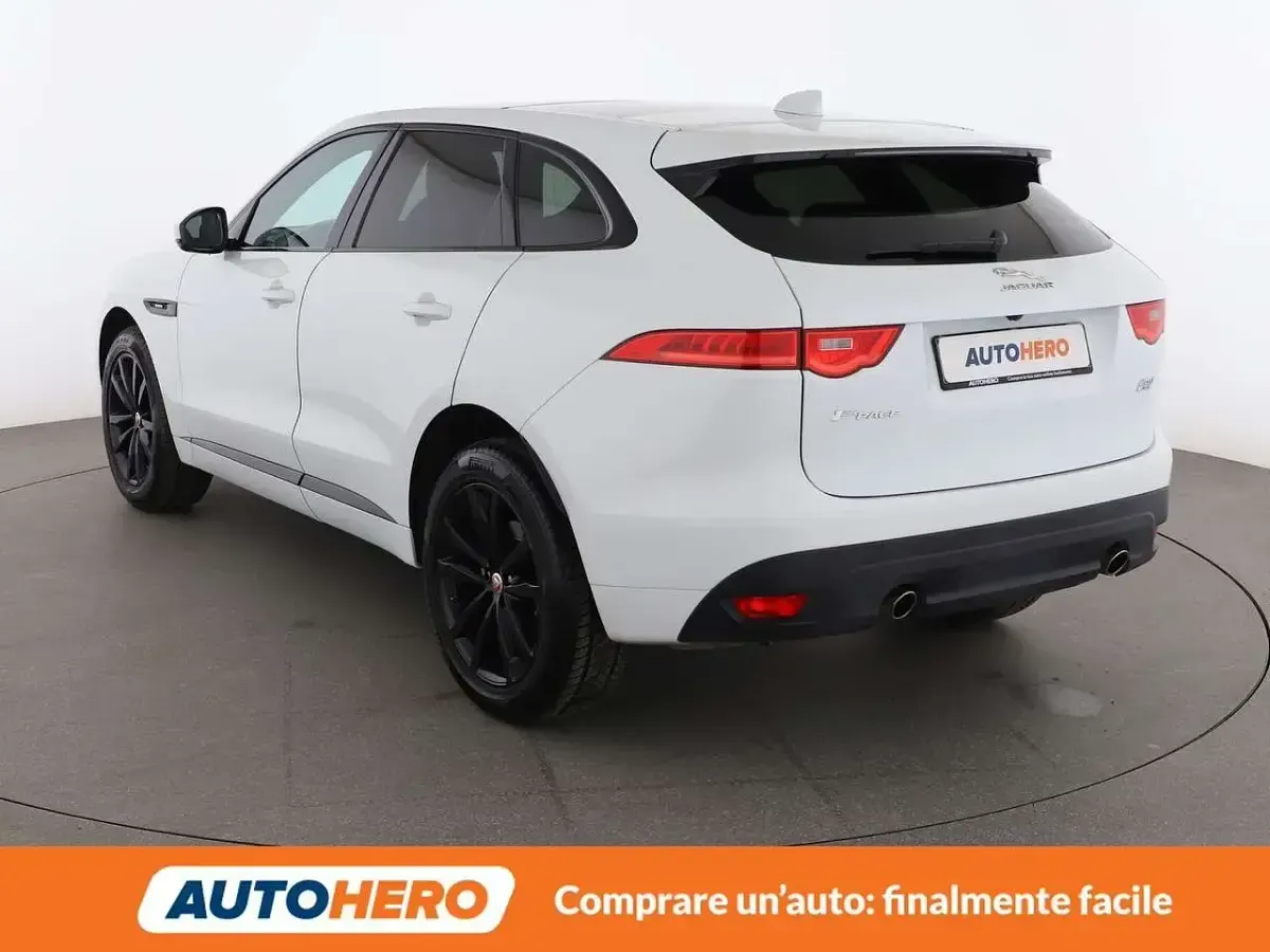Begagnad Jaguar F-Pace R-Sport 241 HK (177 kW) 2017 Vit SUV