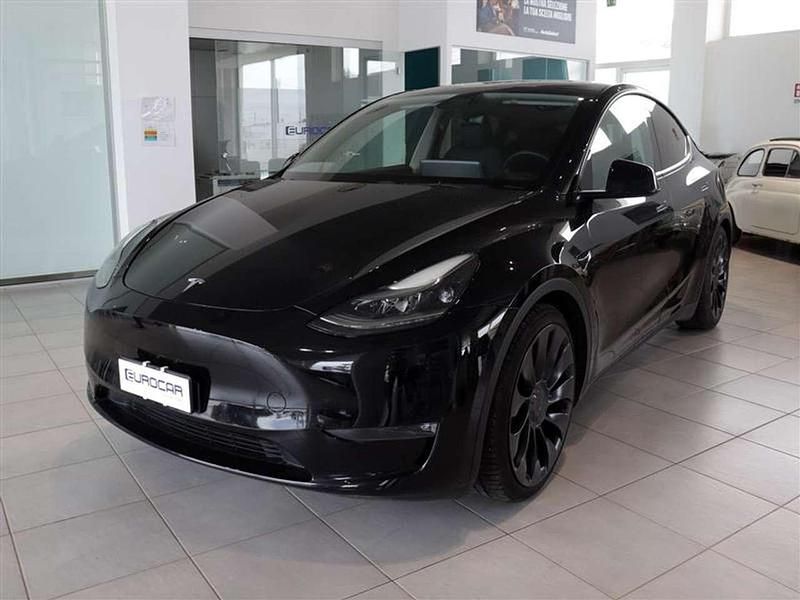 Usata Tesla Model Y Performance 392 kW (534 CV) 2022 Nero / black SUV