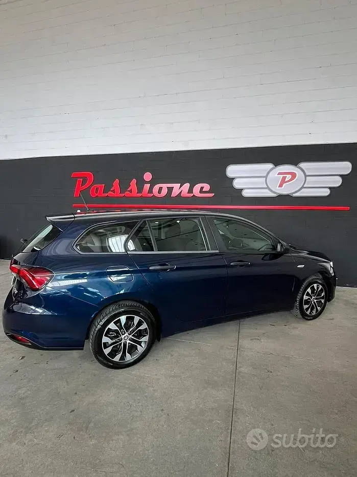 Usata Fiat Tipo 131 CV (96 kW) 2021 Bluazzurro Station wagon