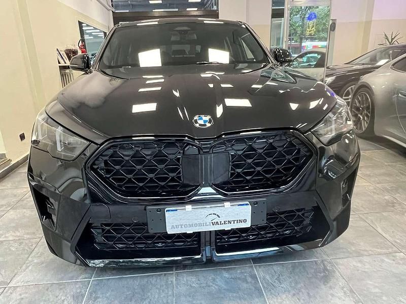 Nero Nuova 2025 BMW X2 M Sport SUV | 52.800 € (Buon prezzo) - Immagine 1/4