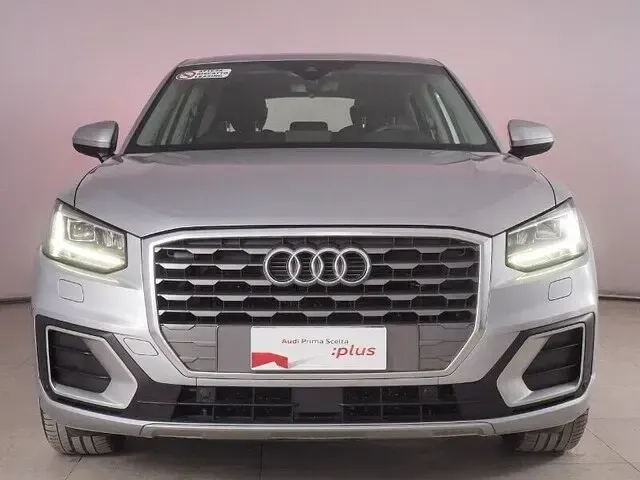 Usata Audi Q2 Admired 116 CV (85 kW) 2019 Argento SUV