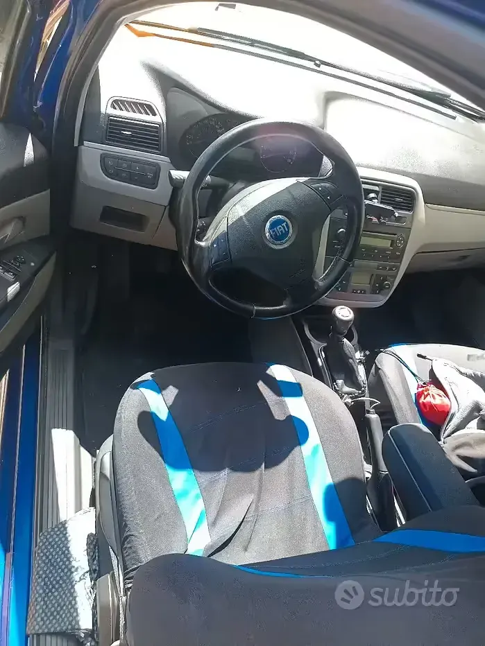 Usata Fiat Grande Punto 90 CV (66 kW) 2005 Blu Utilitaria