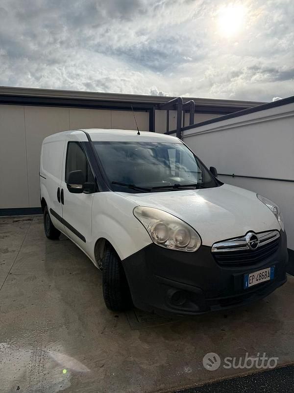 Occasion Opel Combo 105 ch (77 kW) 2014 Blanc Monospace