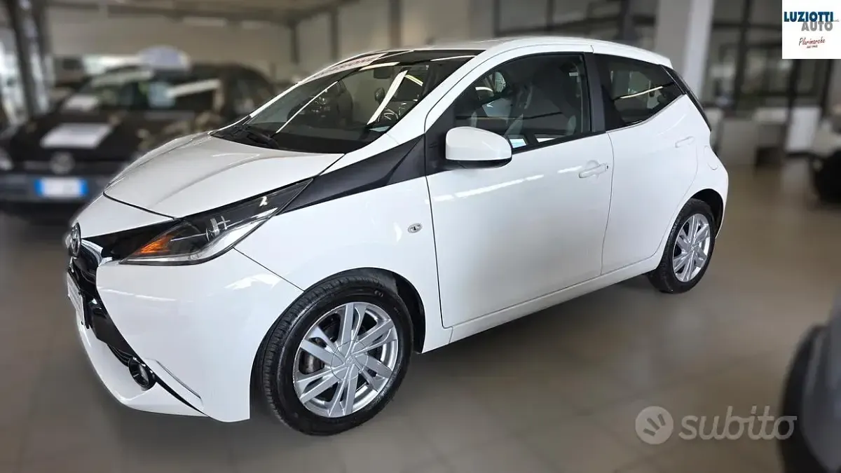 Usata Toyota Aygo Cool 69 CV (50 kW) 2014 Bianco Utilitaria