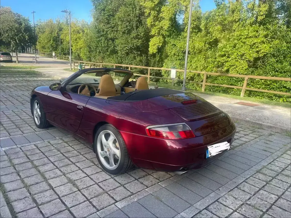 Usata Porsche 911 Carrera 320 CV (235 kW) 2024 Rosso Coupé