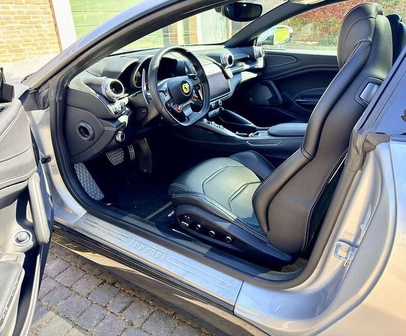 Usata Ferrari GTC4Lusso 689 CV (506 kW) 2018 Argento Station wagon