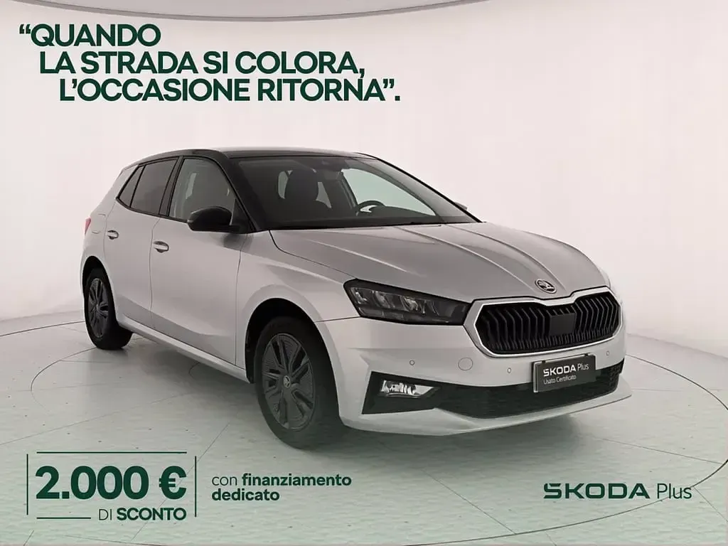 Usata Skoda Fabia 80 CV (58 kW) 2025 Argento brillante metallizzato nero tulipano perlato Utilitaria