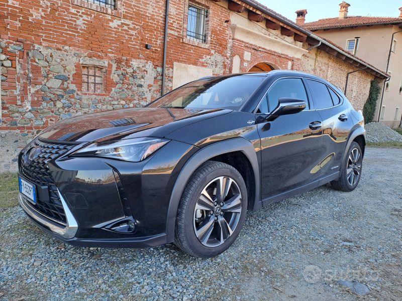 Nero Usata 2019 Lexus UX SUV | 22.000 € - Immagine 1/4