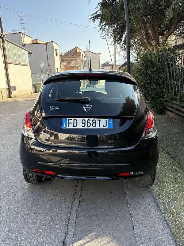 Usata Lancia Ypsilon Gold 69 CV (50 kW) 2016 Utilitaria