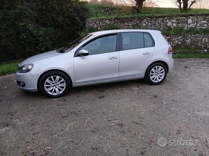 Usata VW Golf VI 105 CV (77 kW) 2011 Grigio Utilitaria
