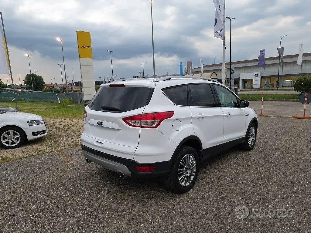 Usata Ford Kuga Titanium 163 CV (119 kW) 2014 Bianco SUV