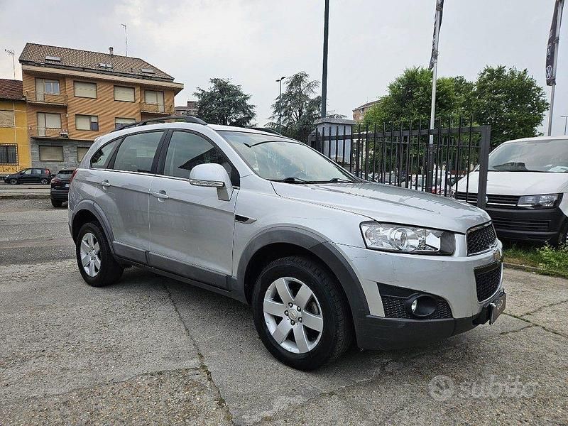 Usata Chevrolet Captiva 163 CV (119 kW) 2011 Grigio SUV
