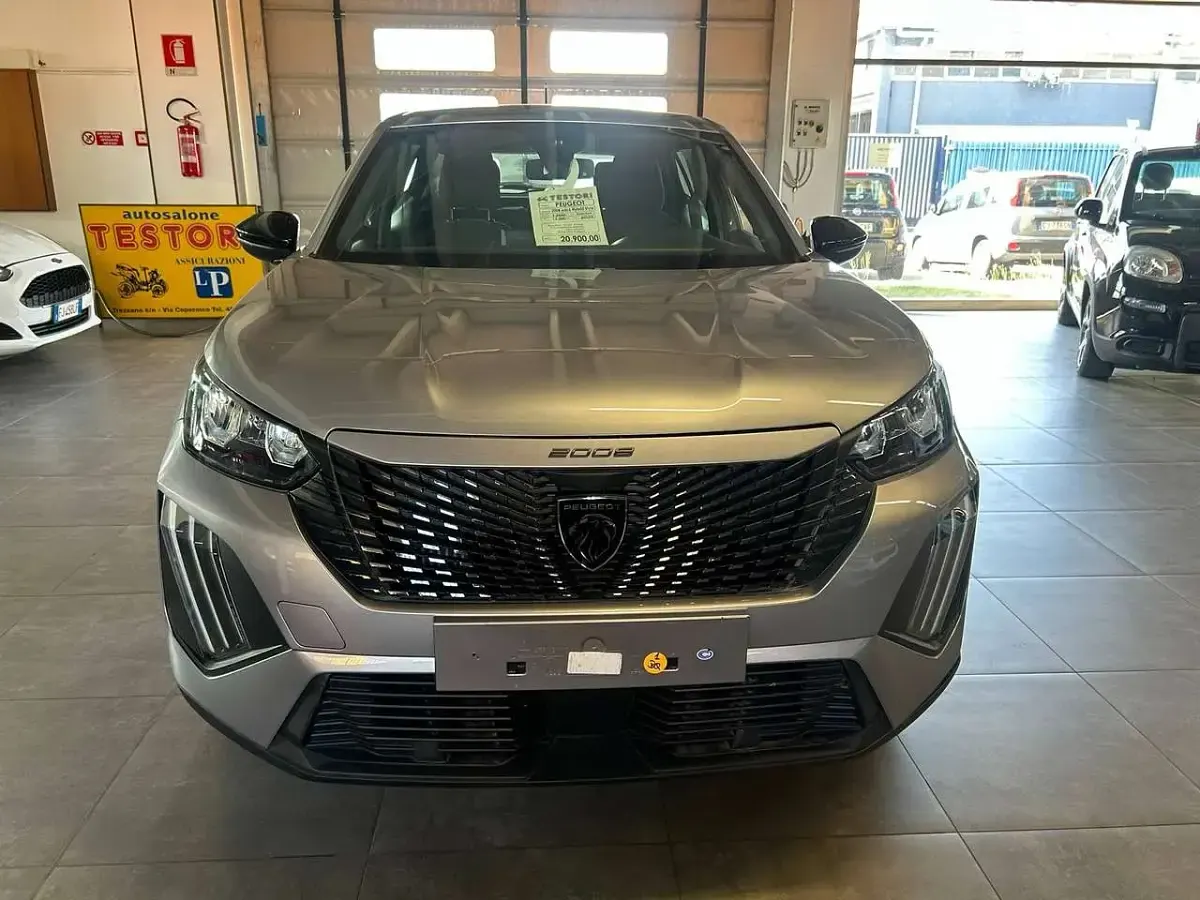 Usata Peugeot 2008 Style 136 CV (100 kW) 2025 Grigio SUV