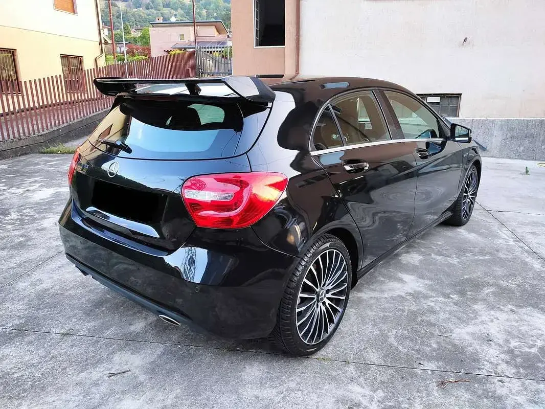 Usata Mercedes A180 Premium 109 CV (80 kW) 2014 Nero Utilitaria