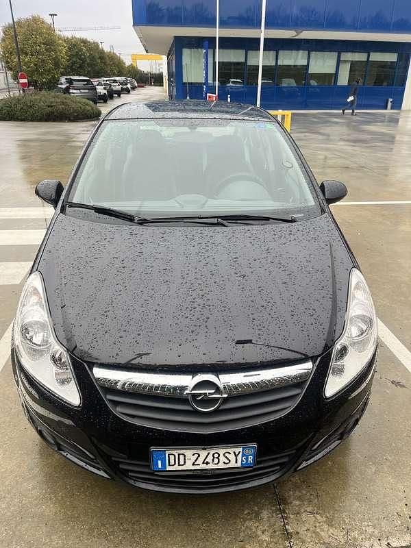 Usata Opel Corsa Cosmo 90 CV (66 kW) 2006 Nero Utilitaria