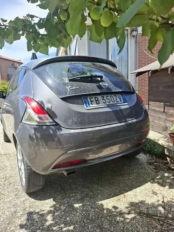 Usata Lancia Ypsilon S 95 CV (69 kW) 2016 Utilitaria