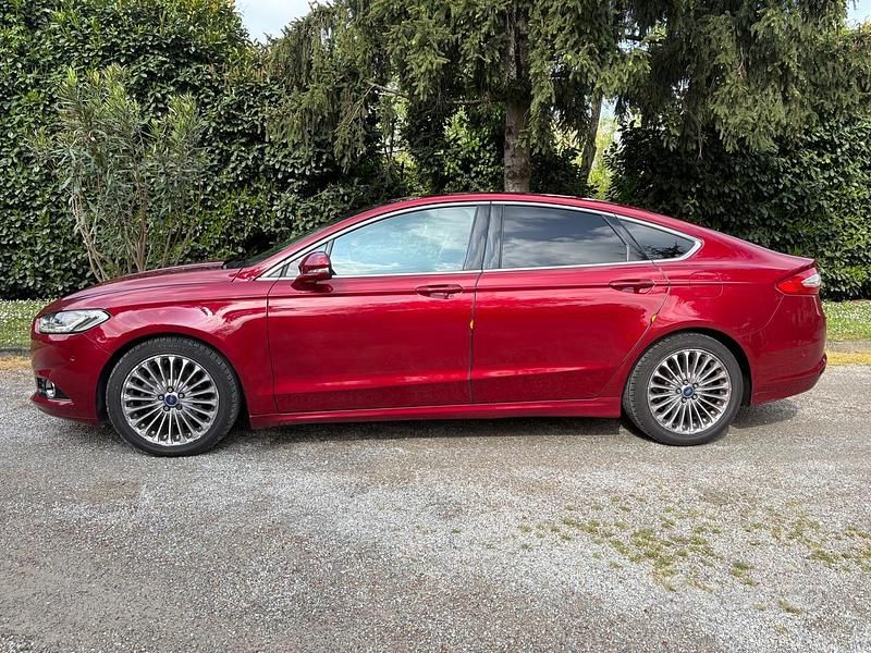 Usata Ford Mondeo Titanium 150 CV (110 kW) 2015 Rosso Berlina