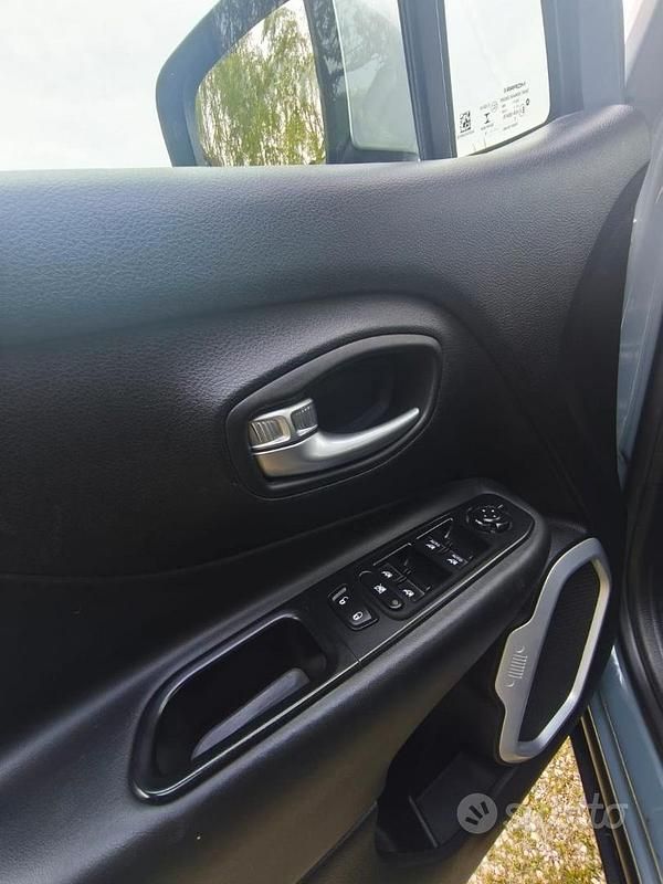 Usata Jeep Renegade Limited 120 CV (88 kW) 2016 Grigio SUV